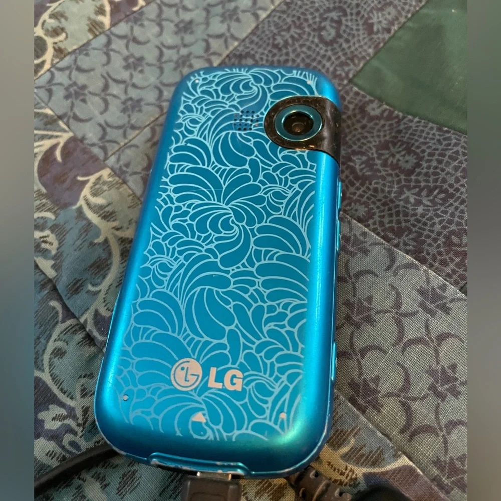 LG this blue